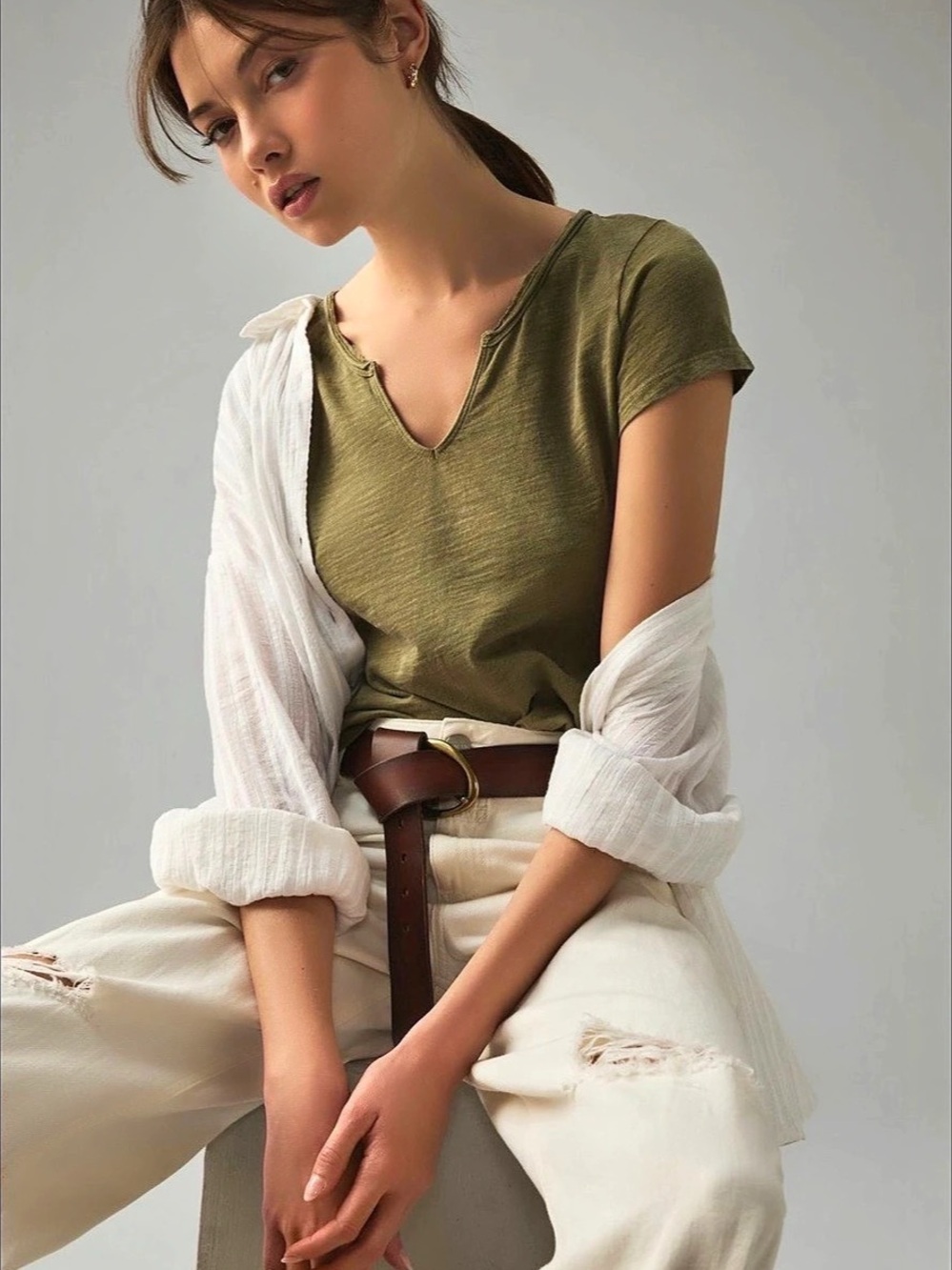 PILCRO Slim Notched Tee Size Small